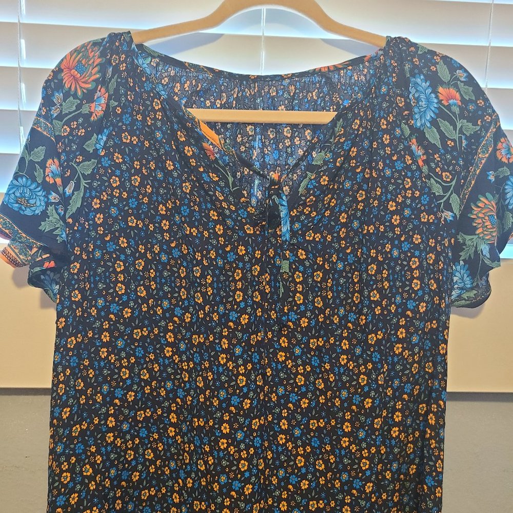 Short sleeve boho shirt.